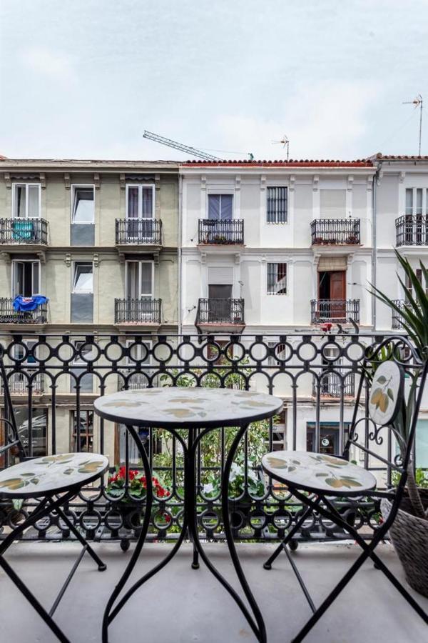 Wonderful Apartment In The Heart Of Valenza Esterno foto