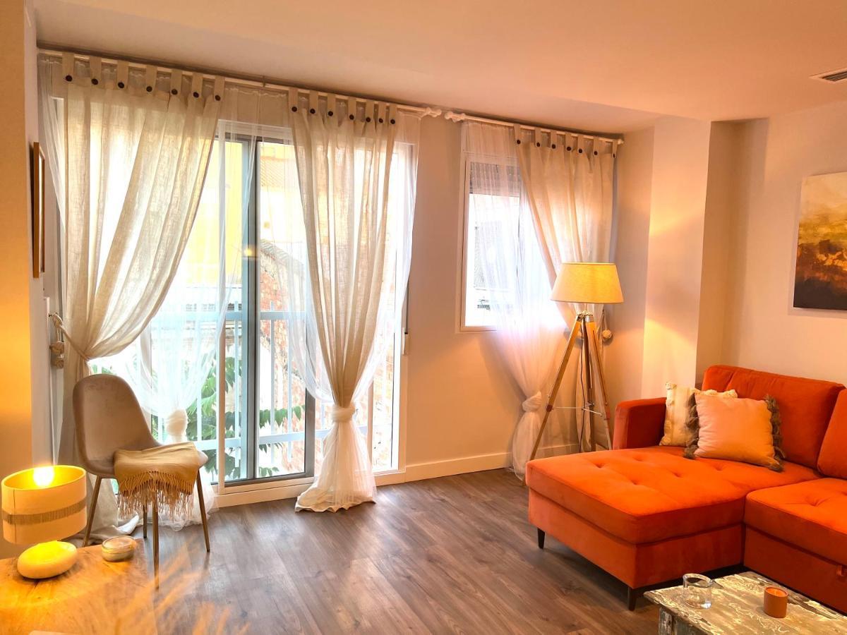 Wonderful Apartment In The Heart Of Valenza Esterno foto